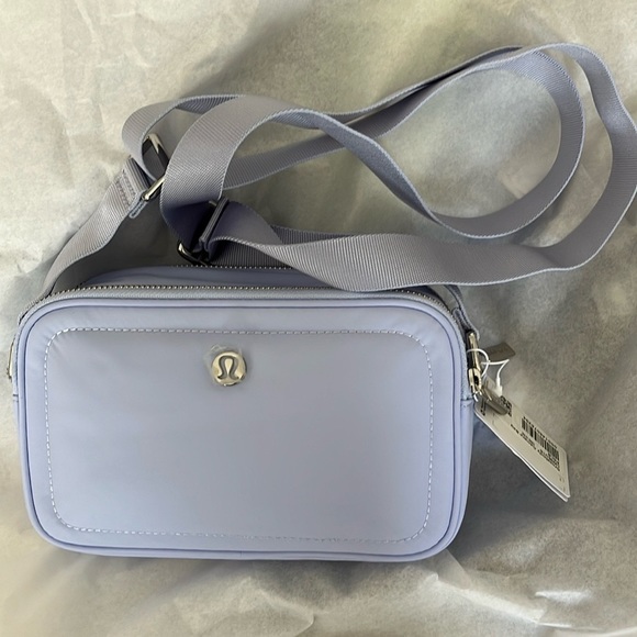 Lululemon Camera Bag Pastel Blue (2L) brand new - Picture 2 of 10